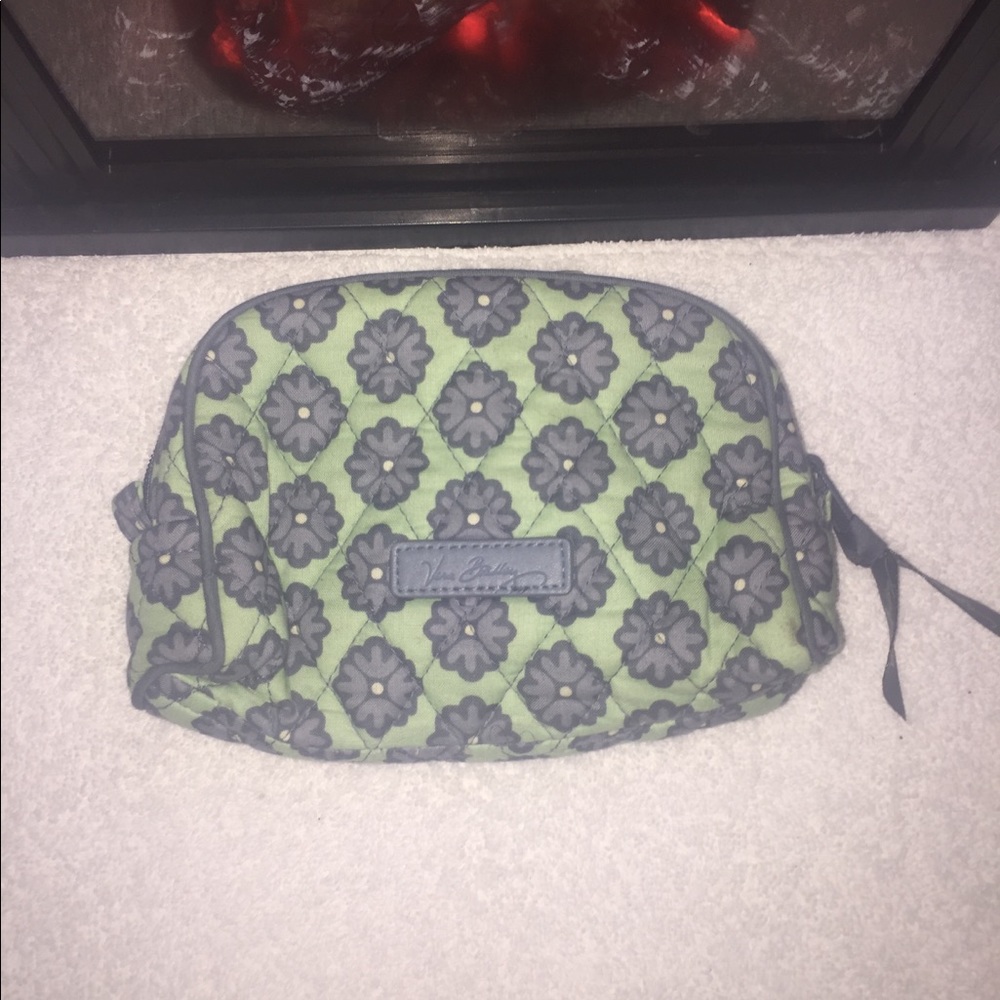 It’s a blue make up bad brand is Vera Bradley